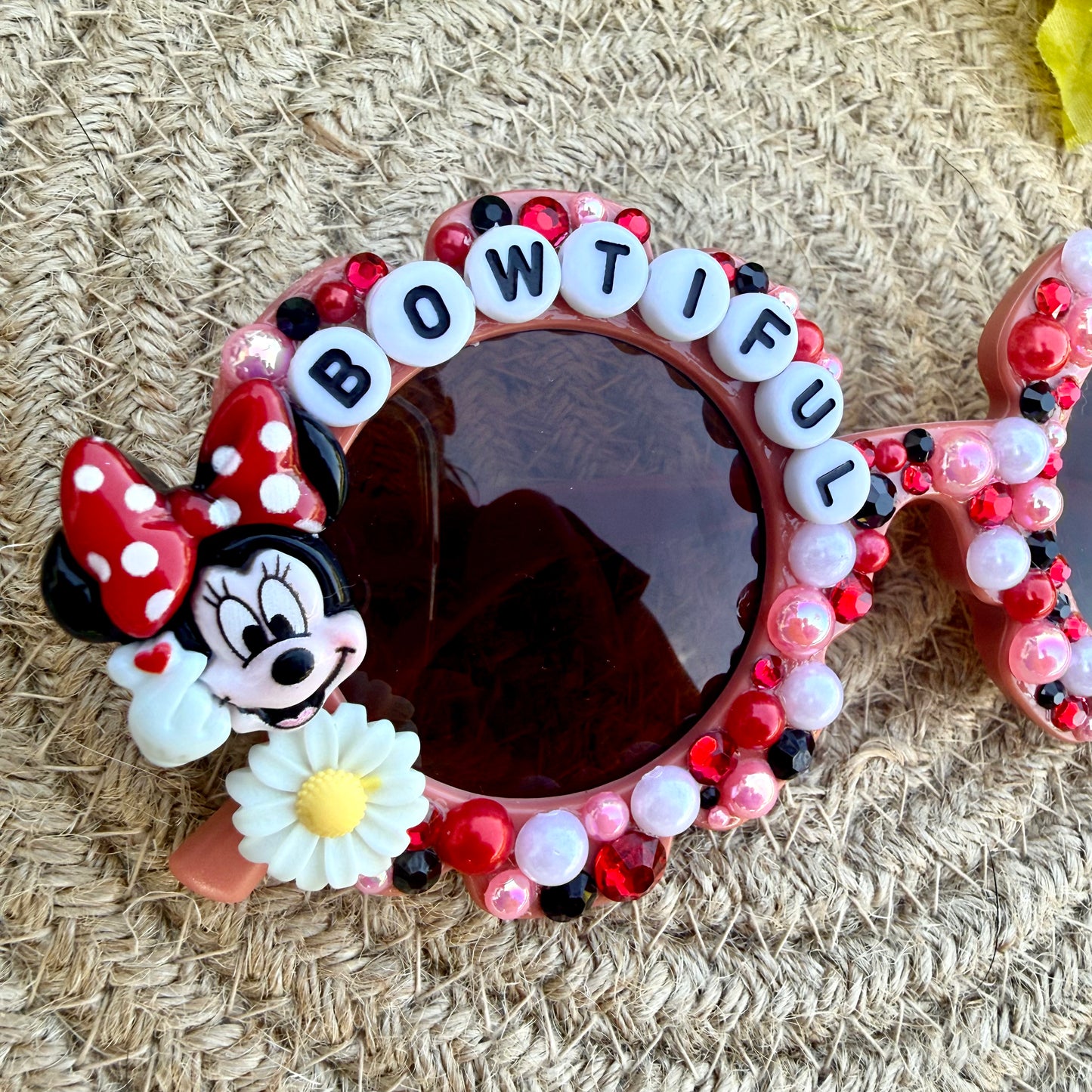 Bowtiful Girl Sunglasses