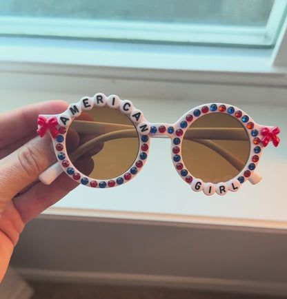 Video of the "AMERICAN GIRL" sunglasses 
