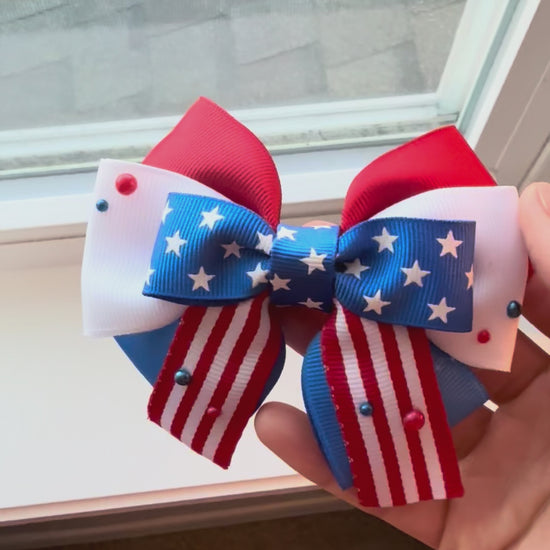 Video of the "Patriotic Fancy Bow" with natural lighting
