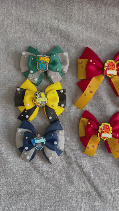 Video showing all Whimsy Wizard bows on grey background